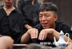 黄渤电视剧大全,笑与泪交织的演艺人生